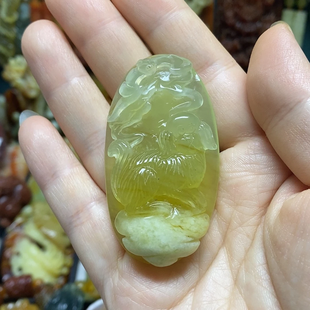 岫玉未镶嵌吊坠(赠链)