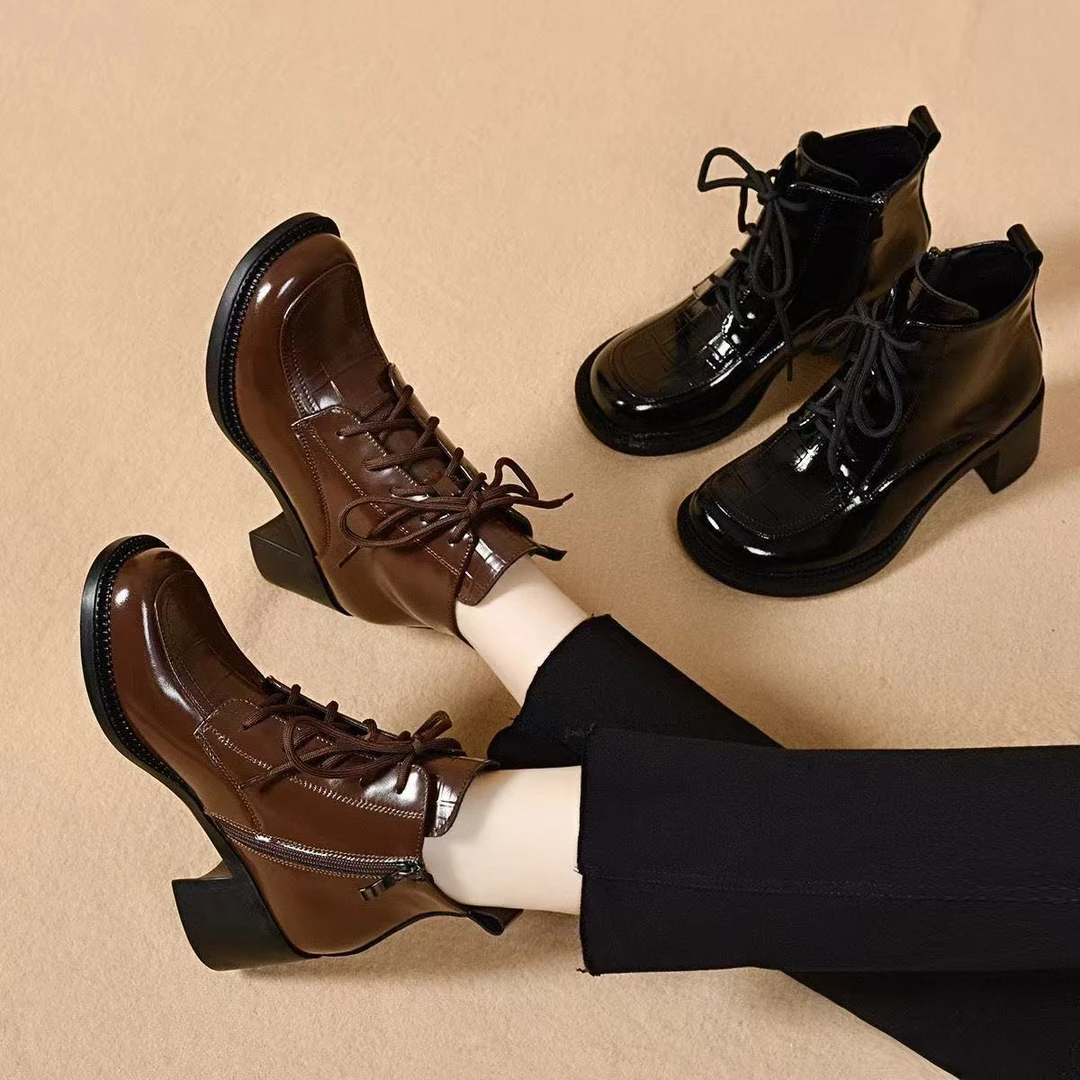 加绒粗跟短靴英伦风秋冬春秋时尚百搭厚底圆头高跟女靴短筒