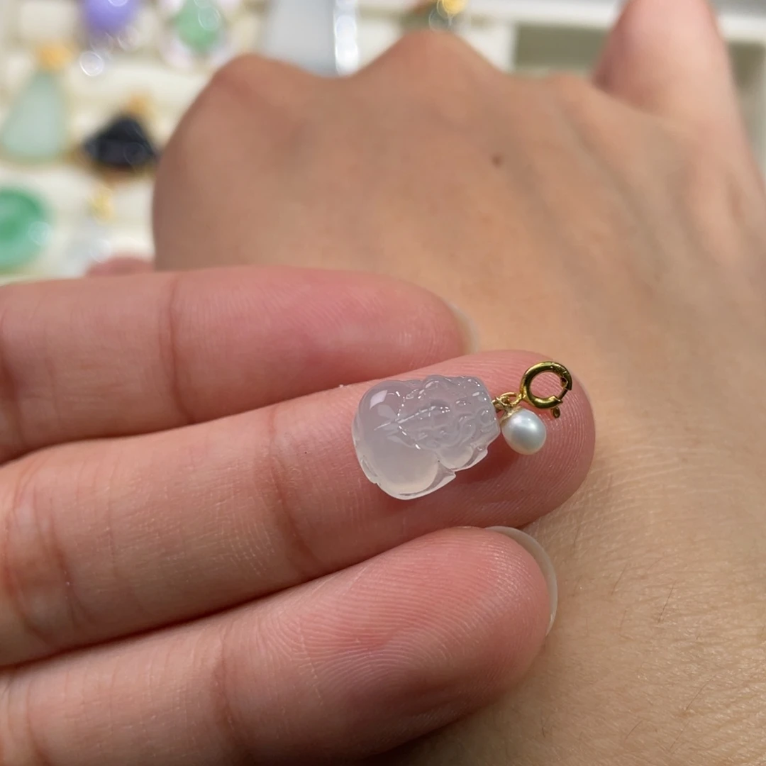 颈饰18K金镶嵌翡翠貔貅05