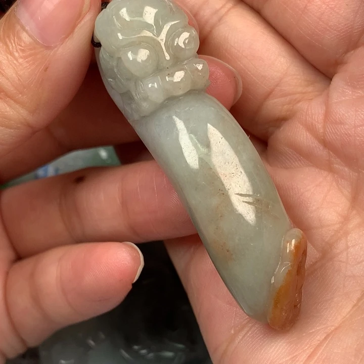 翡翠未镶嵌颈饰情****人翡翠