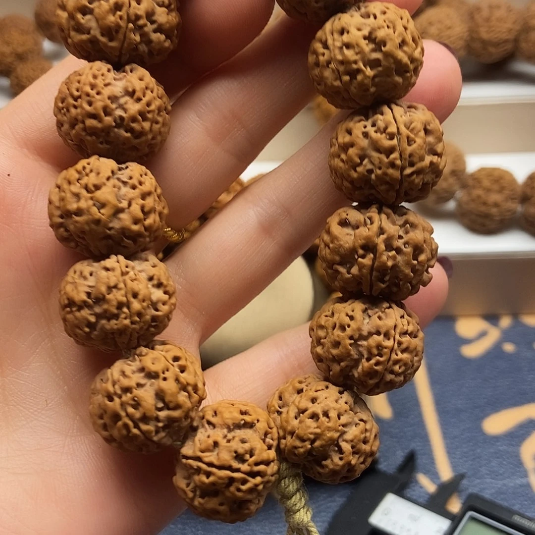 金刚菩提吊坠蜂王梅花