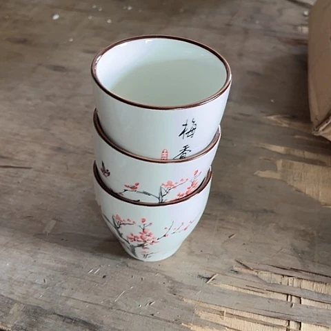 微瑕，口径7，高7，6个梅香杯