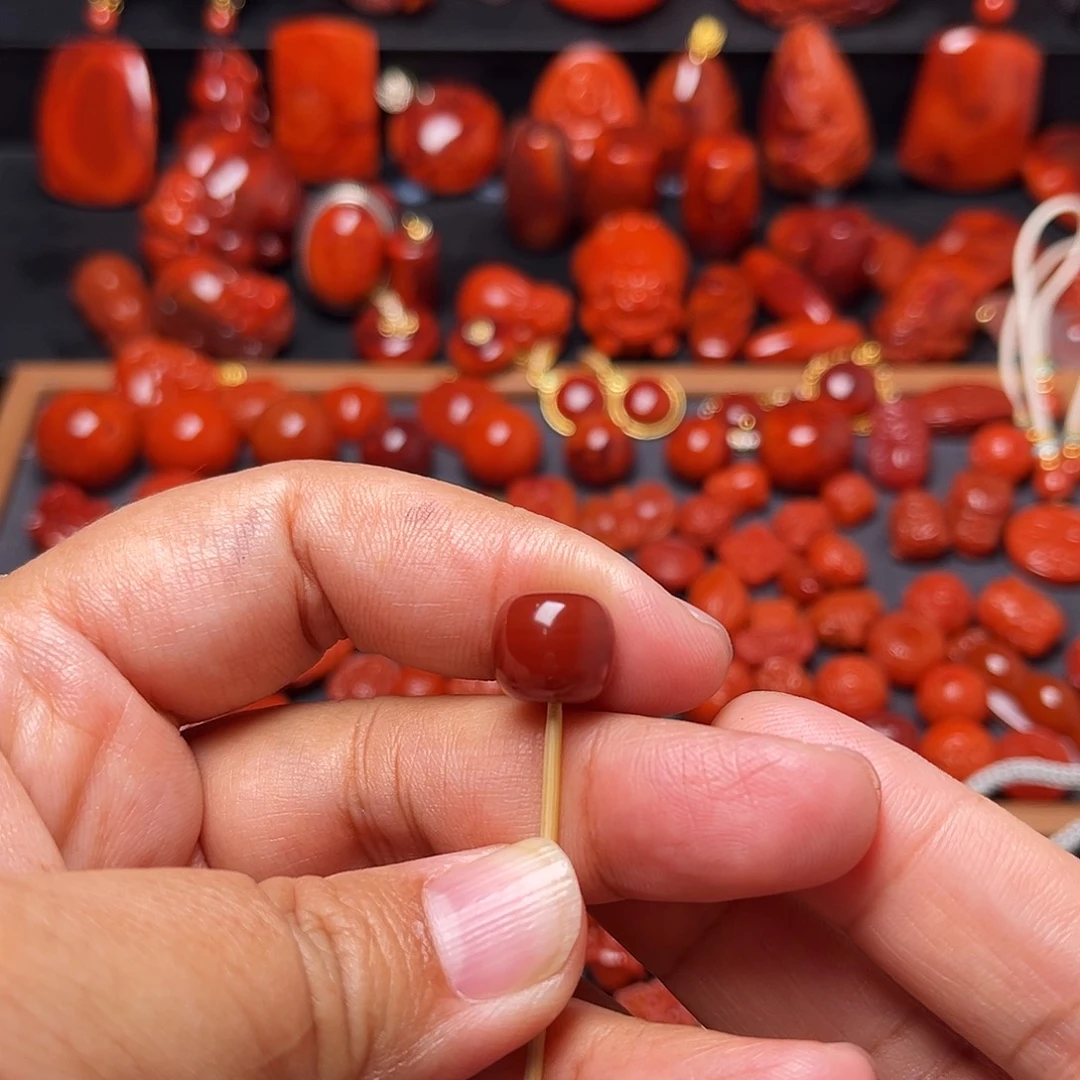 南红玛瑙未镶嵌配饰牛血火焰纹老型11.2mm