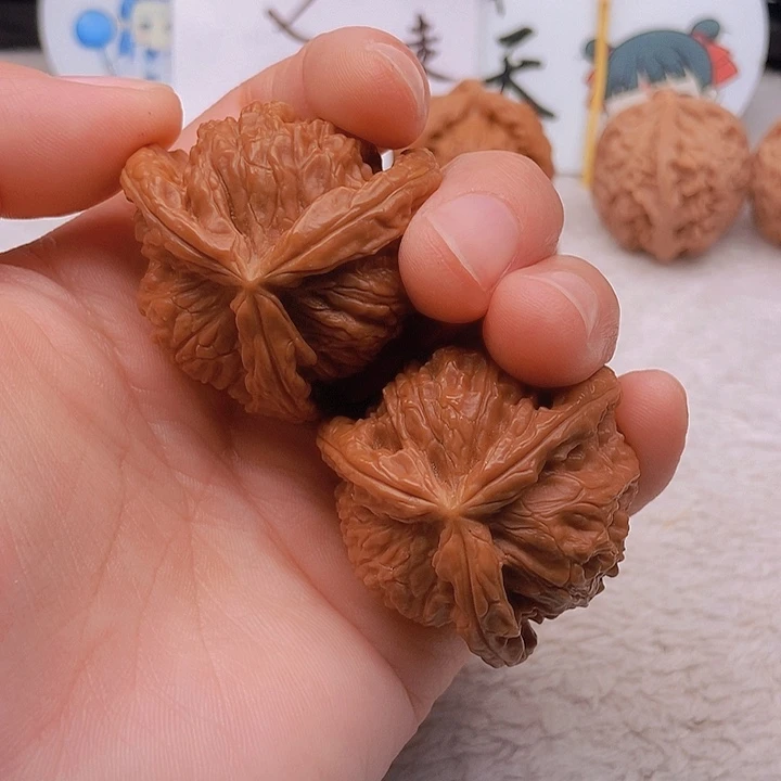 吊坠文玩核桃沉*，三棱