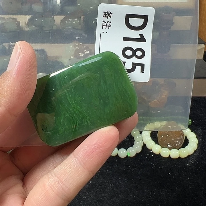 子***丑和田玉未镶嵌颈饰