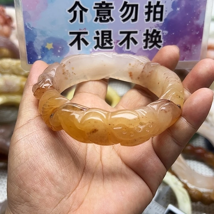 未镶嵌手镯石英岩玉