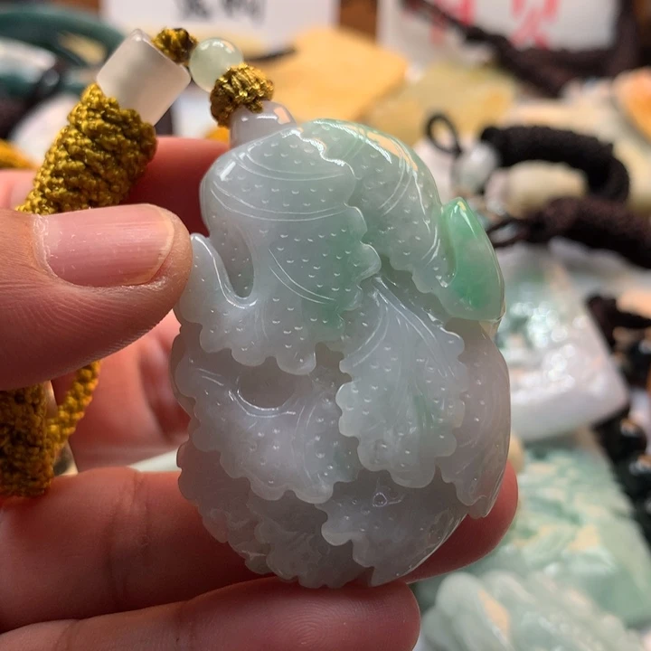 翡翠未镶嵌颈饰保真天然a货翡翠