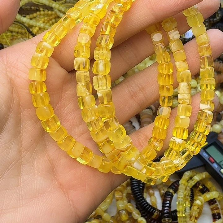 琥珀未镶嵌珠宝奇石