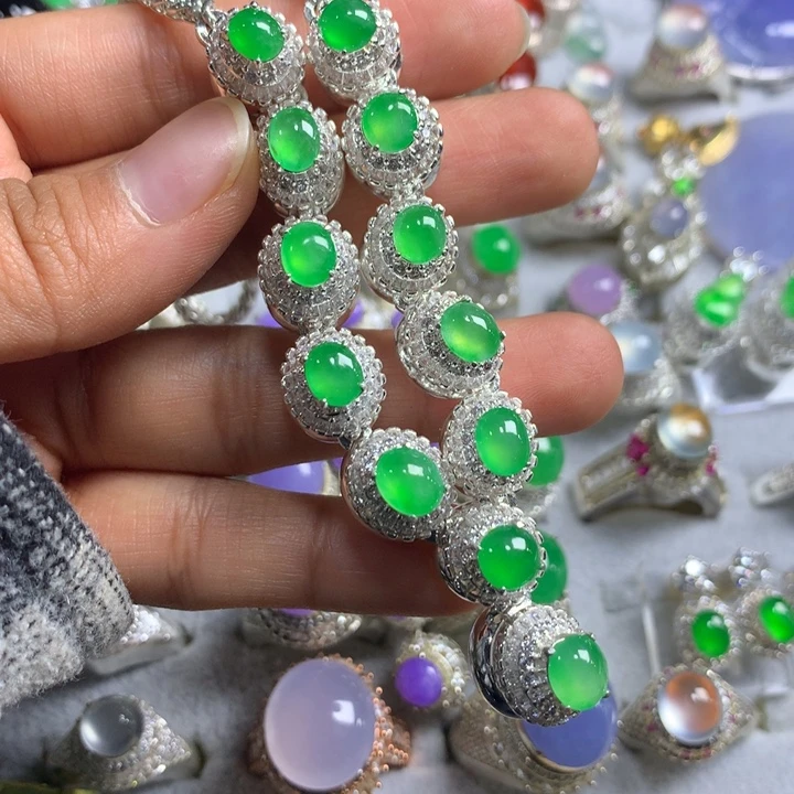 翡翠未镶嵌戒指铜托，卖裸石，需要二次镶嵌