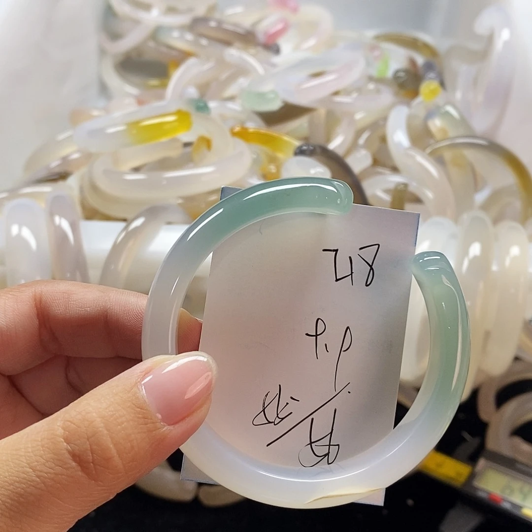 玛瑙/玉髓手镯未镶嵌218