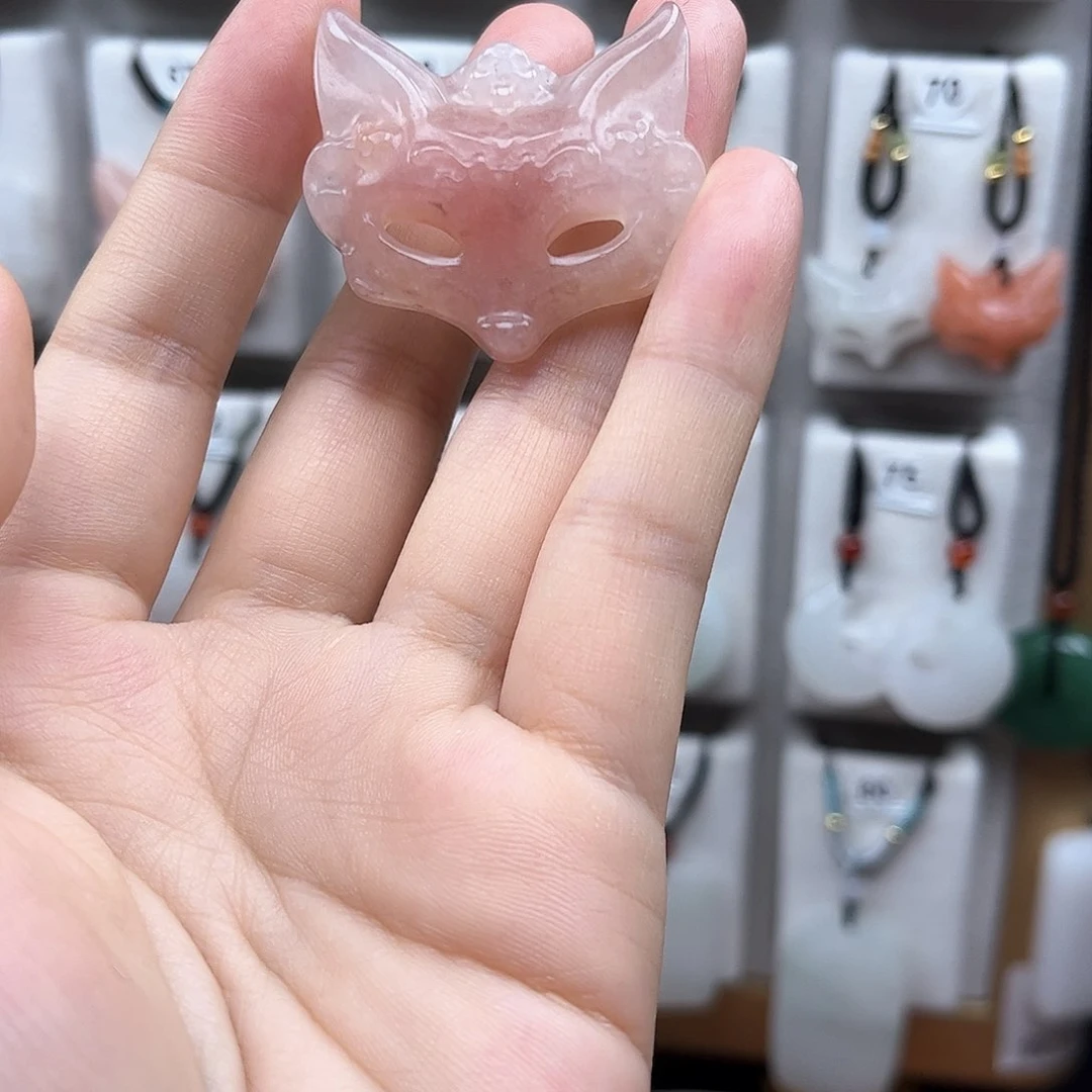 颈饰未镶嵌石英质玉