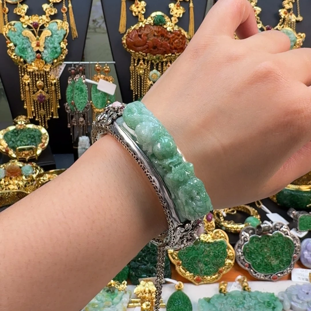 翡翠银S925镶嵌颈饰龙牌手镯 炸价