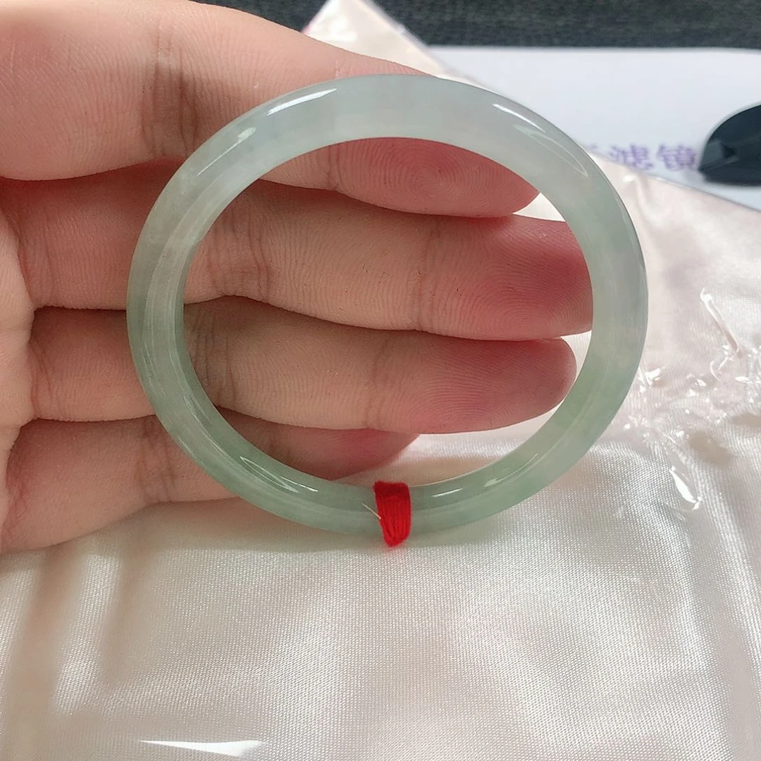 未镶嵌手镯（圆镯）翡翠302号