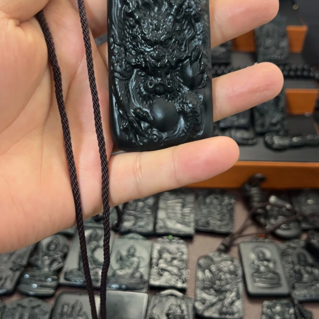 b***s蛇纹石玉未镶嵌颈饰