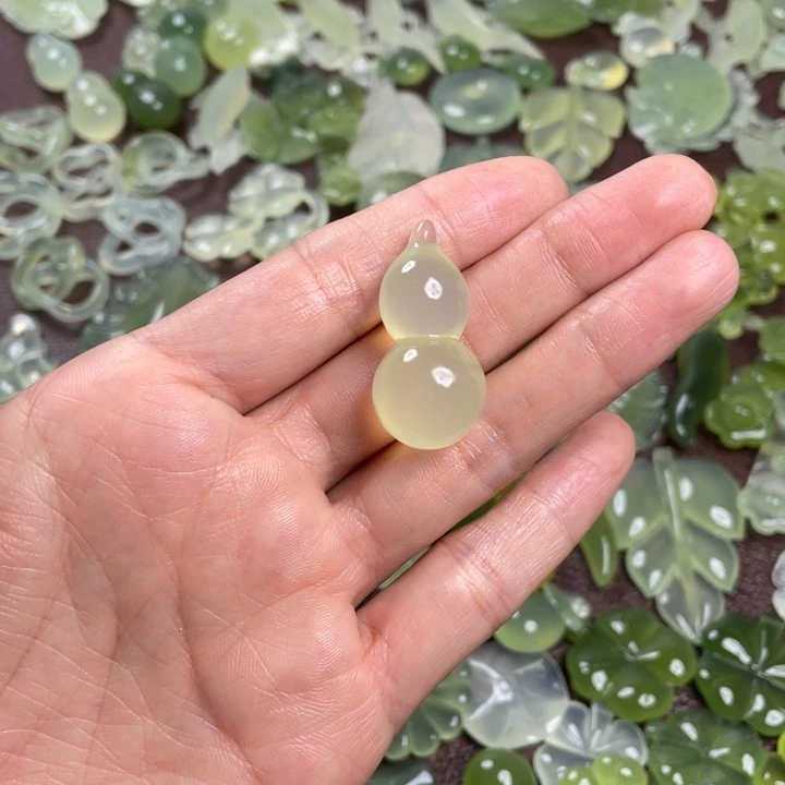 合金蛇纹石玉颈饰