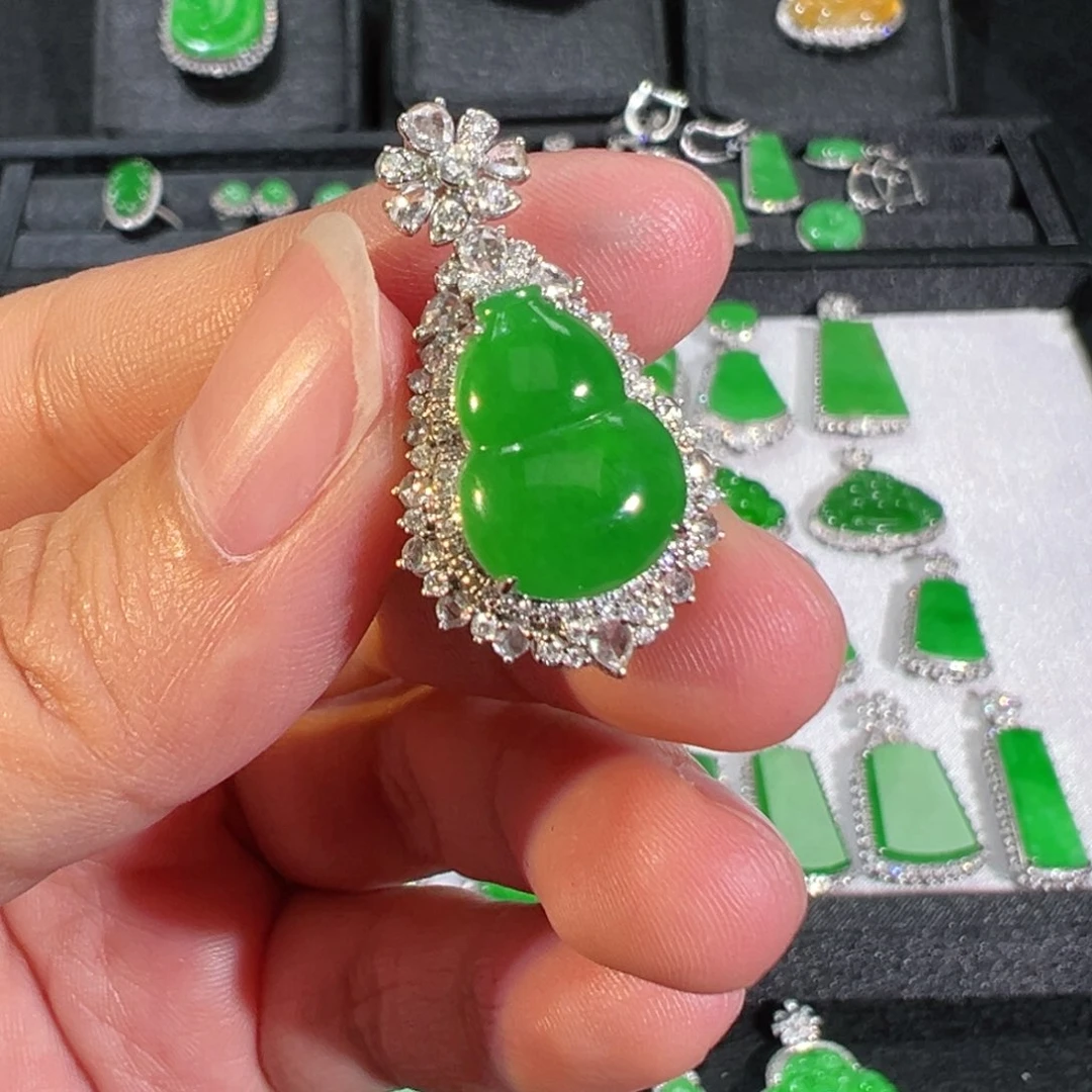 【闪购商品】翡翠吊坠(不含链)18K金镶嵌