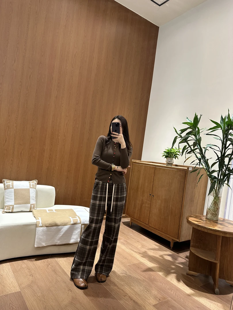 彩虹扣羊毛开衫 291