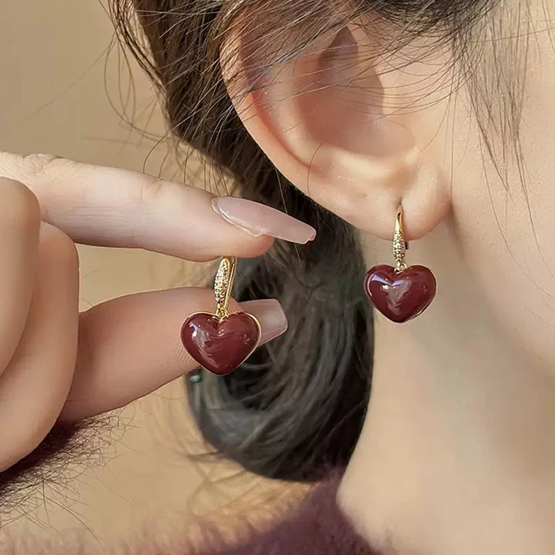 铜合金耳饰 安可拉红色爱心耳环女气质复古轻奢高级感耳钩K1363