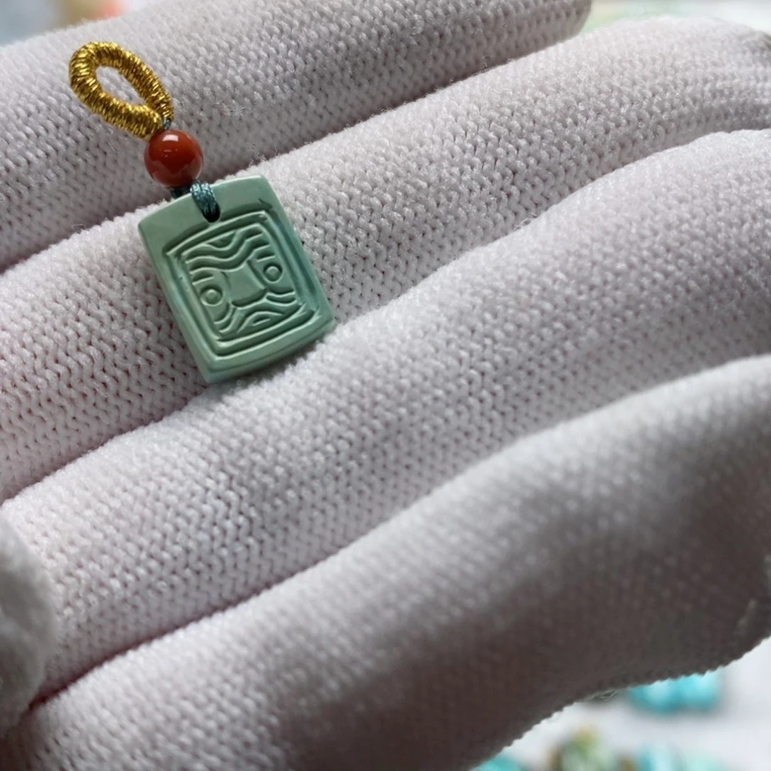 南红玛瑙颈饰未镶嵌