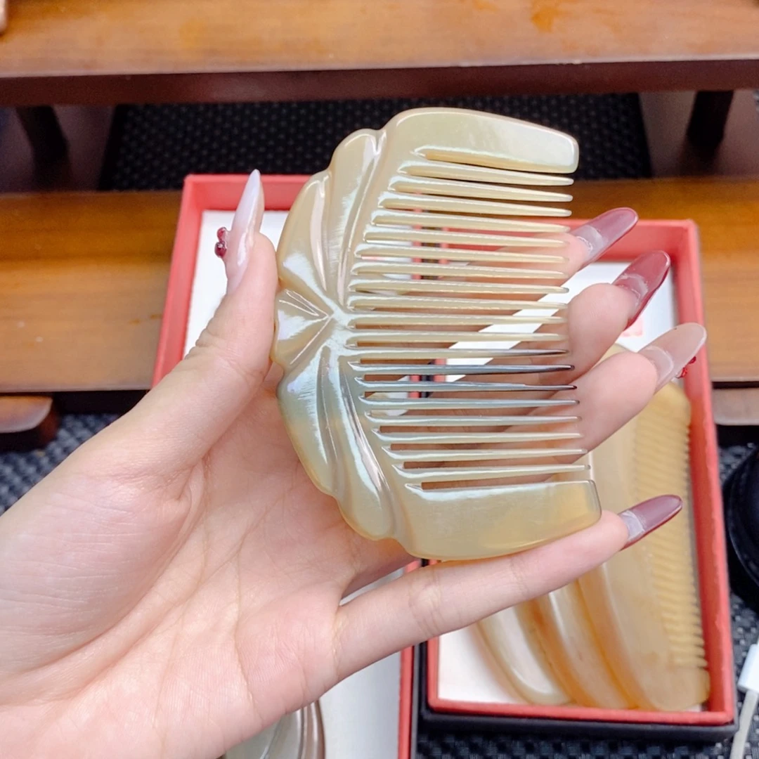 纯手工制作纯牛角梳子