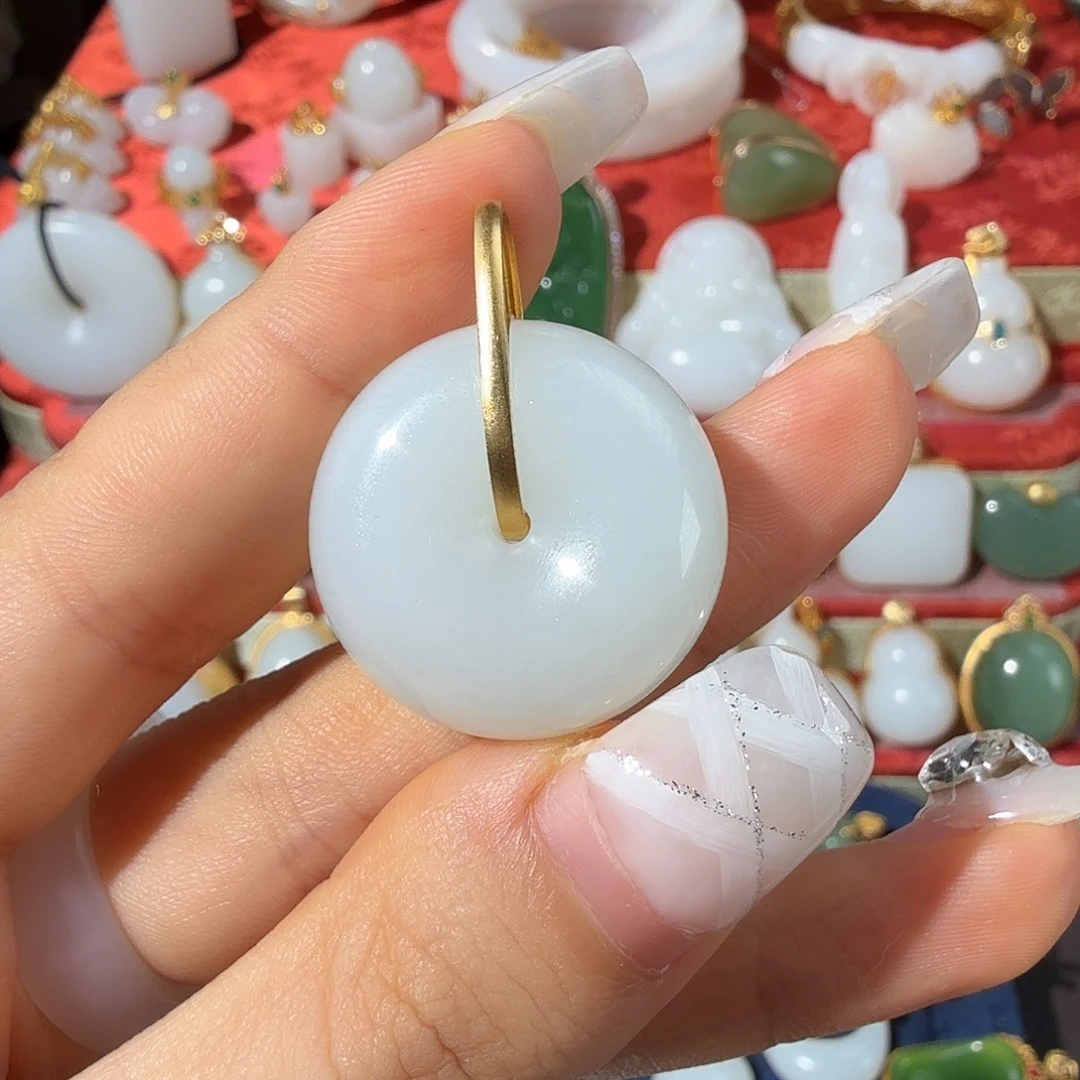 筷***筷和田玉18K金镶嵌颈饰