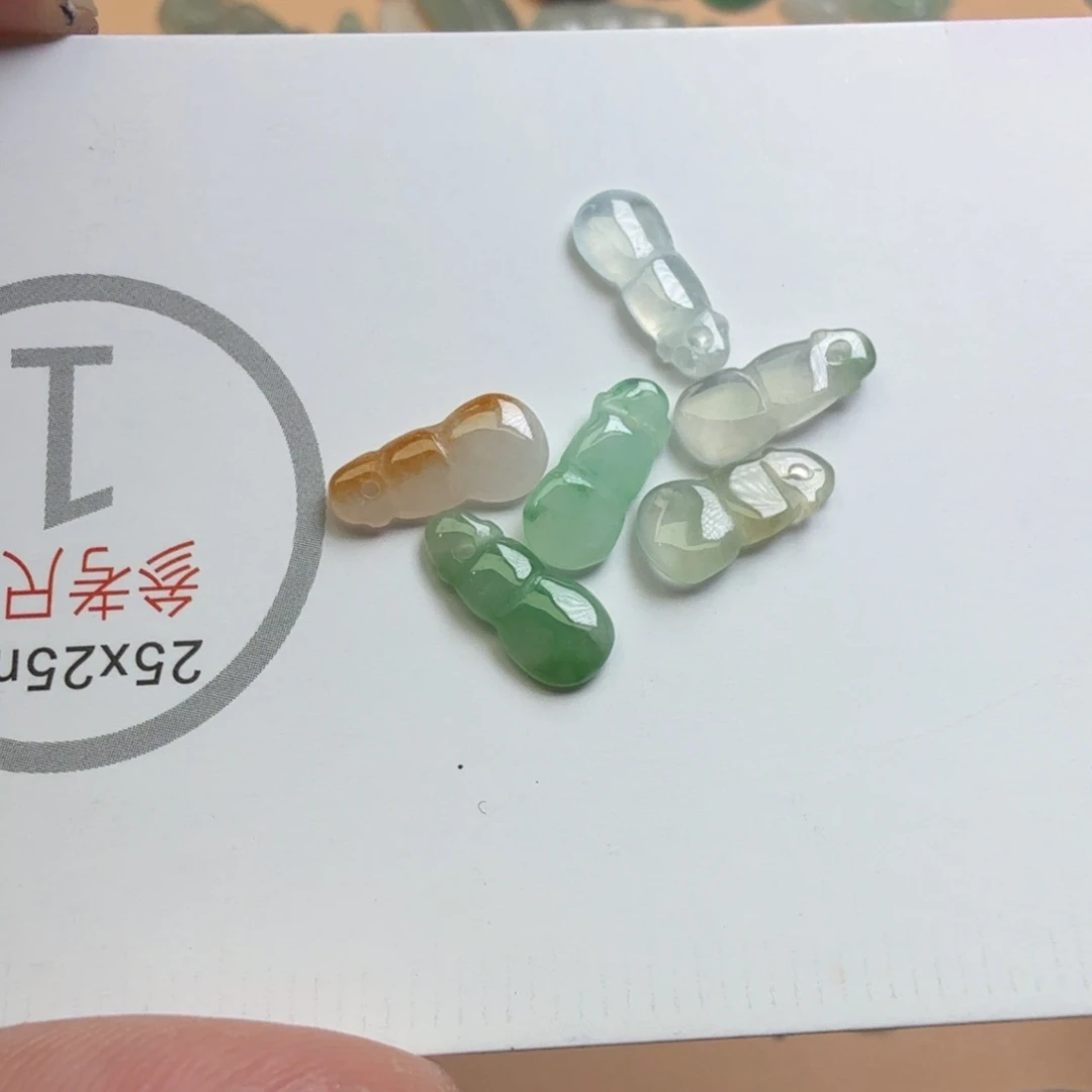 翡翠未镶嵌颈饰61