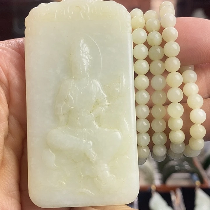 和田玉未镶嵌把件