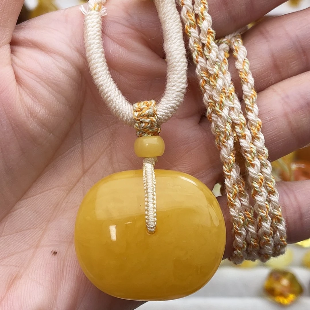 琥珀吊坠(赠链)未镶嵌