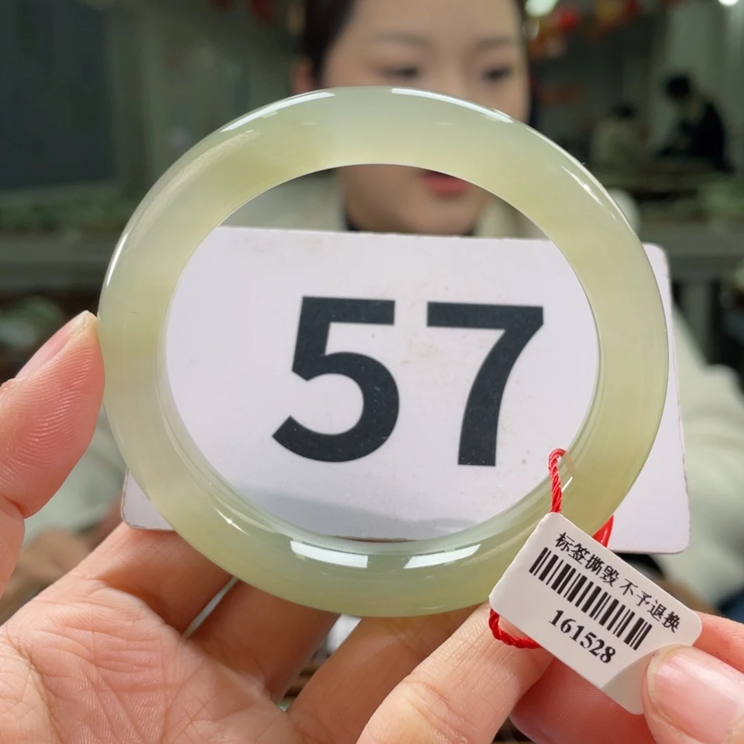 未镶嵌手镯和田玉微瑕