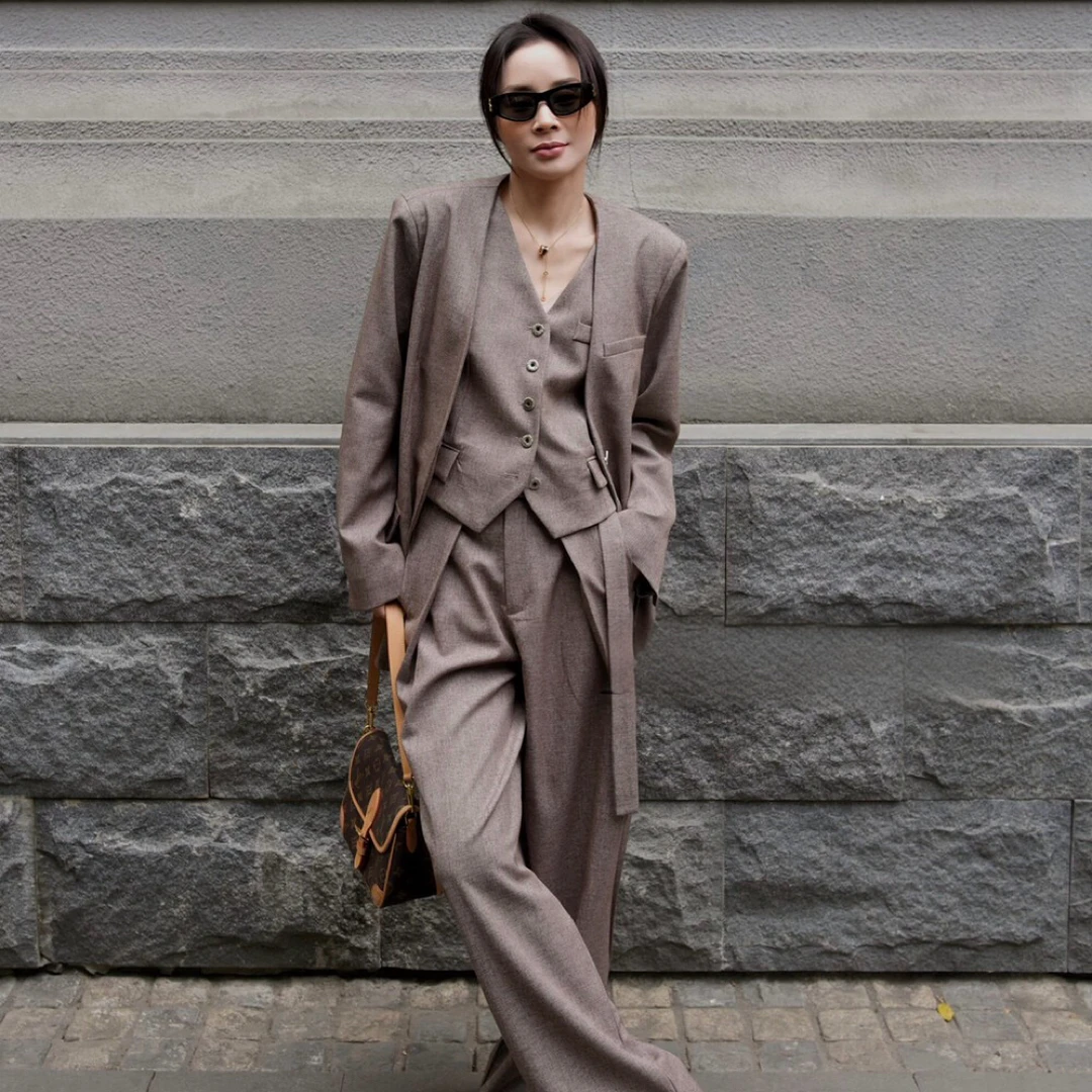 纯色百搭V领单排扣外套西装