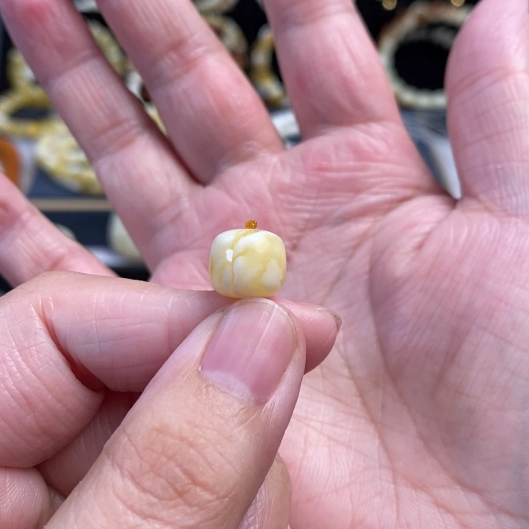 裸石蜜蜡未镶嵌瓷白花老型单珠10.5
