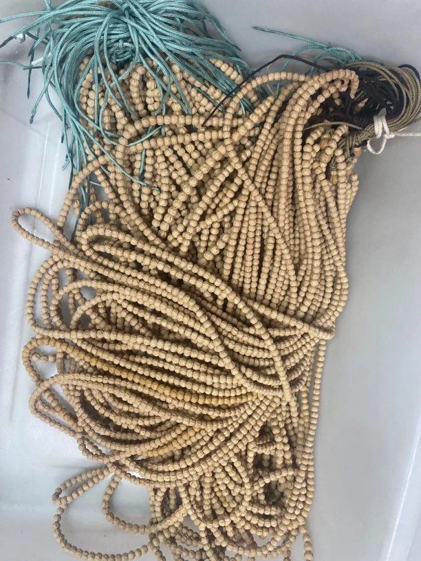 Z32柏香小金豆脖挂4➕5左右