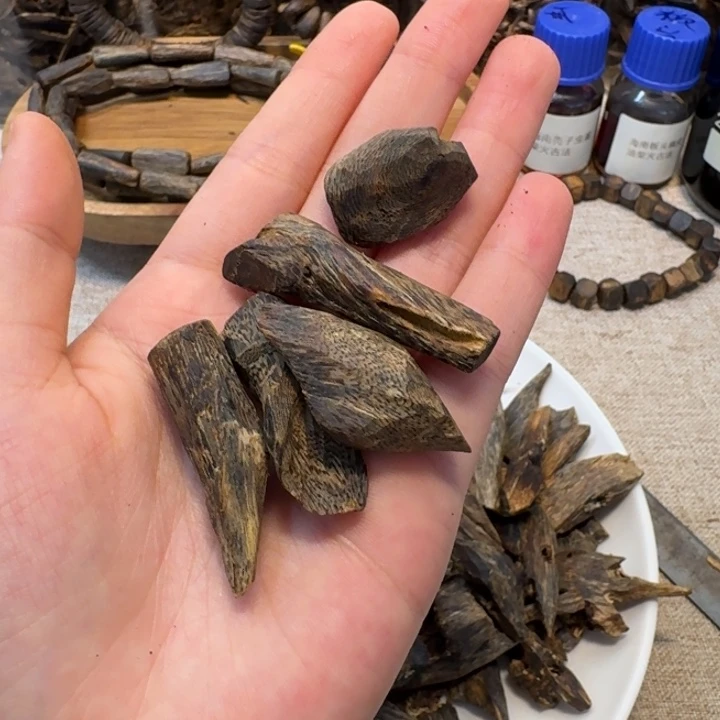 沉香碎屑沉香海南绿棋树丁香老料12克