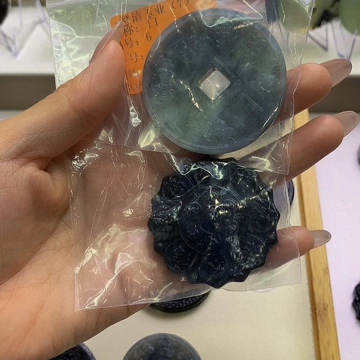 未镶嵌蛇纹石玉项链白