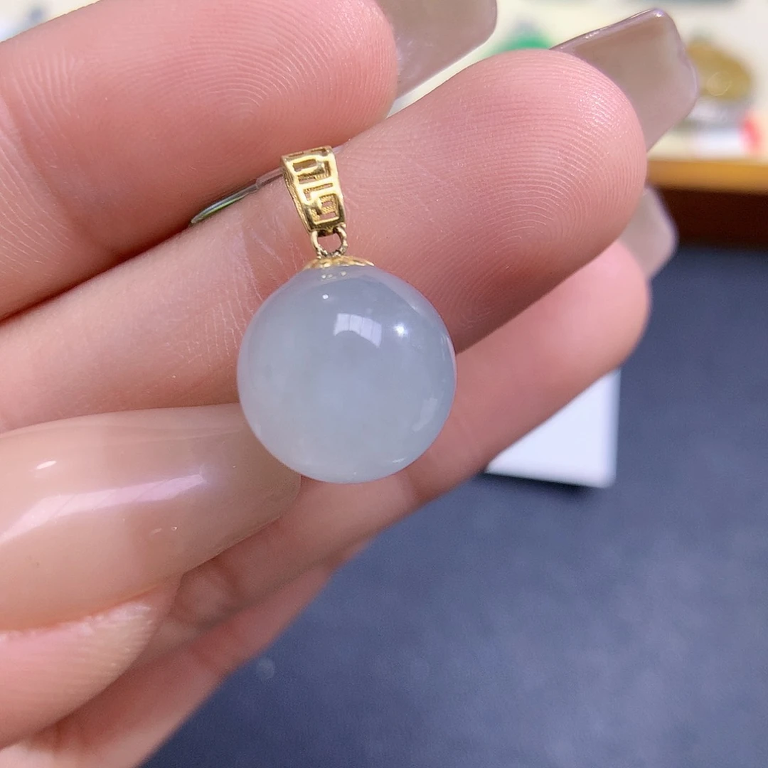 翡翠颈饰18K金镶嵌吊坠