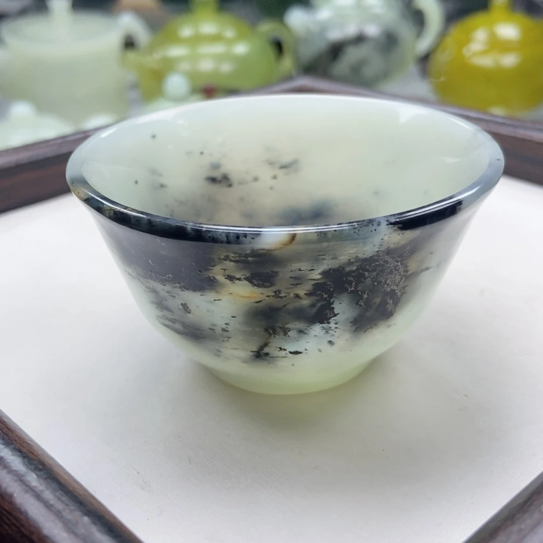 蛇纹石玉未镶嵌水杯