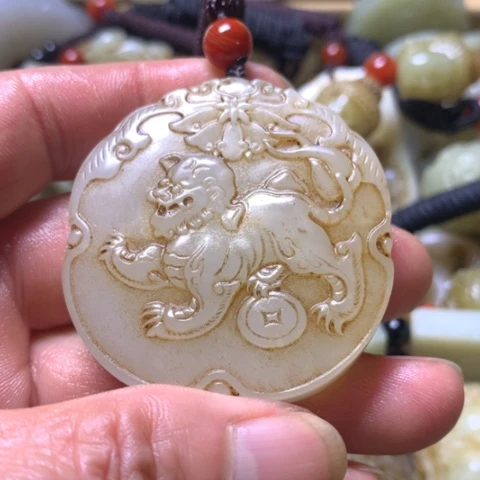 未镶嵌和田玉挂件九**坤