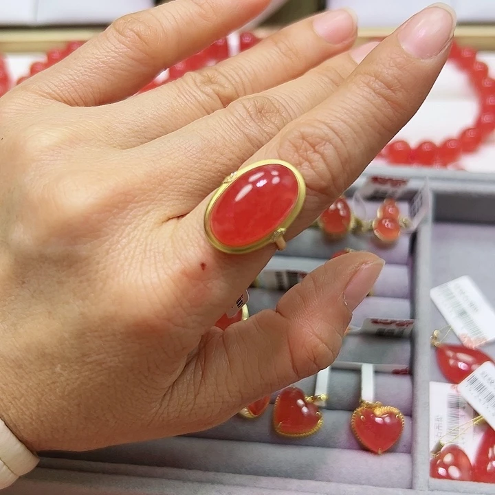 菱锰矿（红纹石）戒指18K金镶嵌