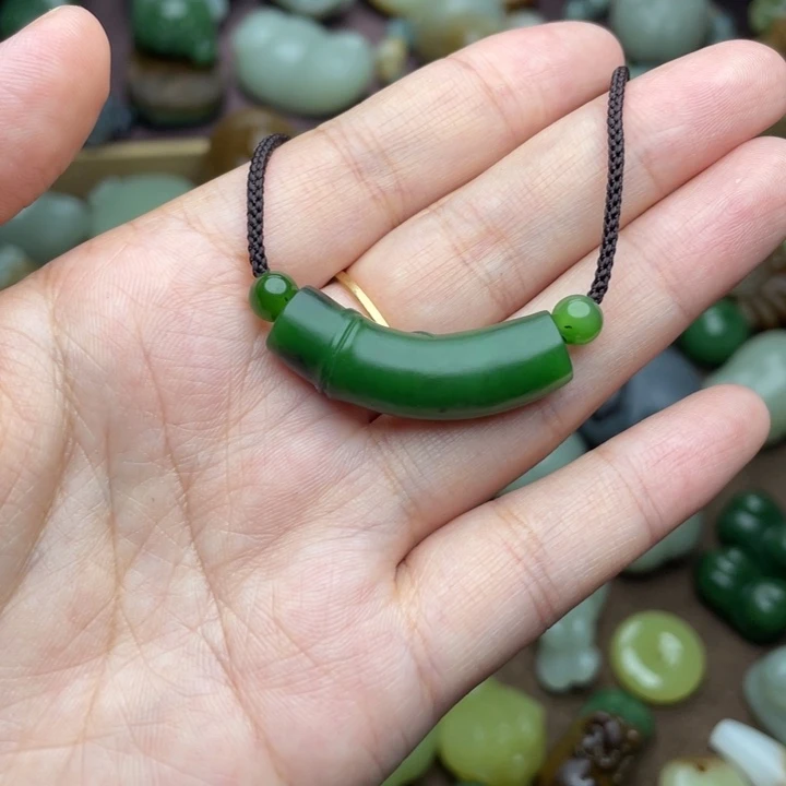 【闪购商品】颈饰未镶嵌和田玉鑫*