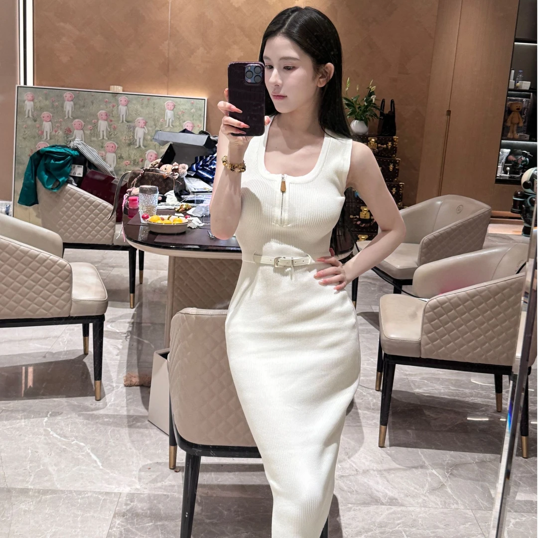 NicoHuangWJ 【姐系高智】修身针织裙送腰带