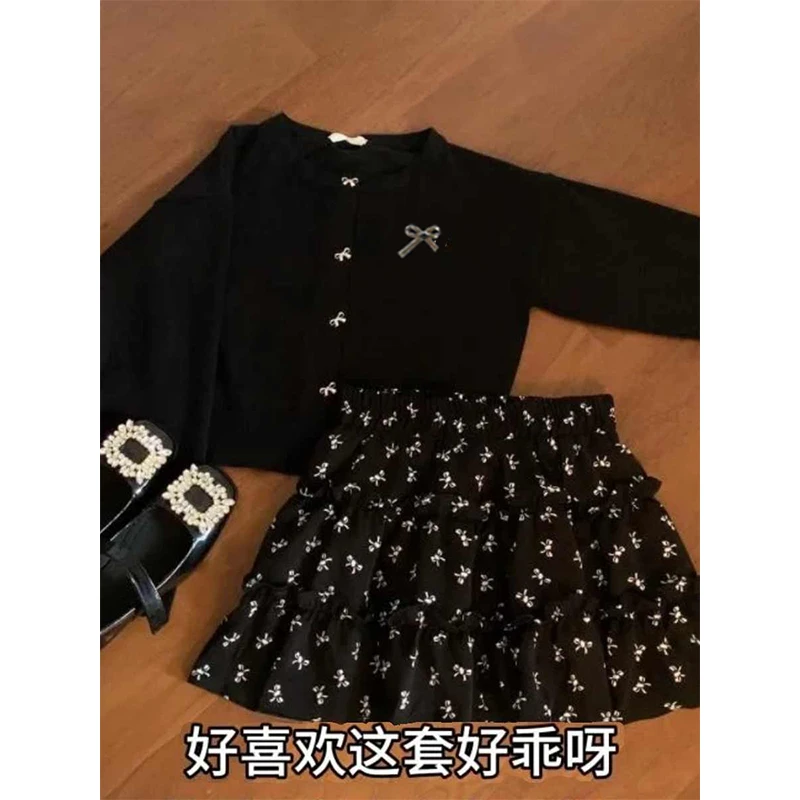 秋冬学院风套装新款爆款洋气针织开衫气质碎花半身裙黑色两件套