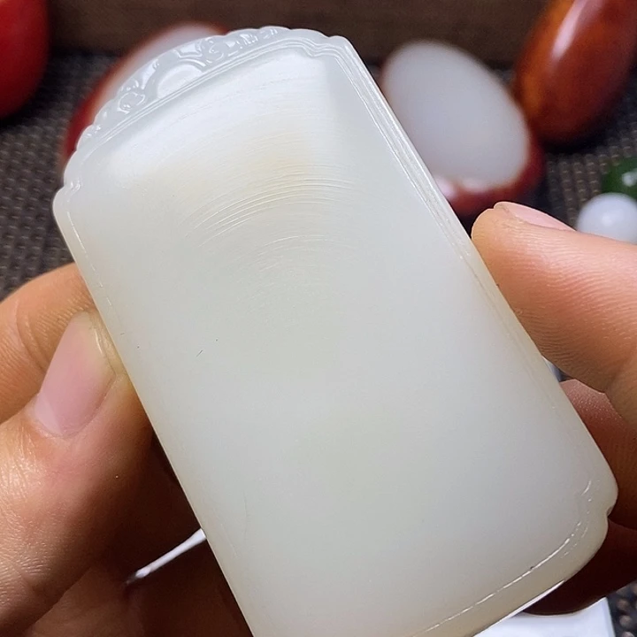 和田玉未镶嵌把件