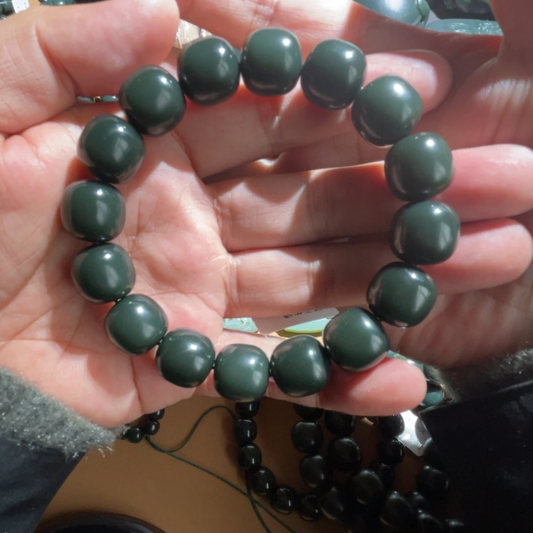 *****和田玉未镶嵌手链