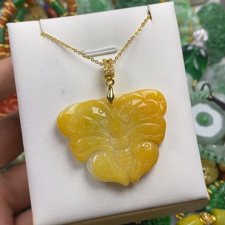 翡翠未镶嵌吊坠(赠链)