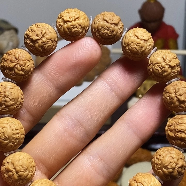 猴头核桃吊坠bhhhjhhhhjjjjn