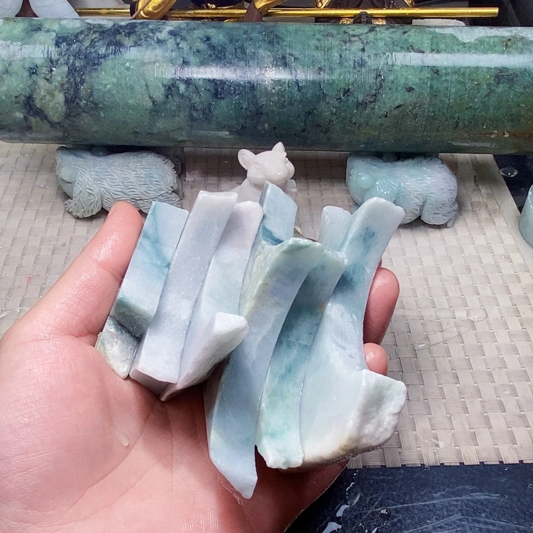 翡翠未镶嵌颈饰588