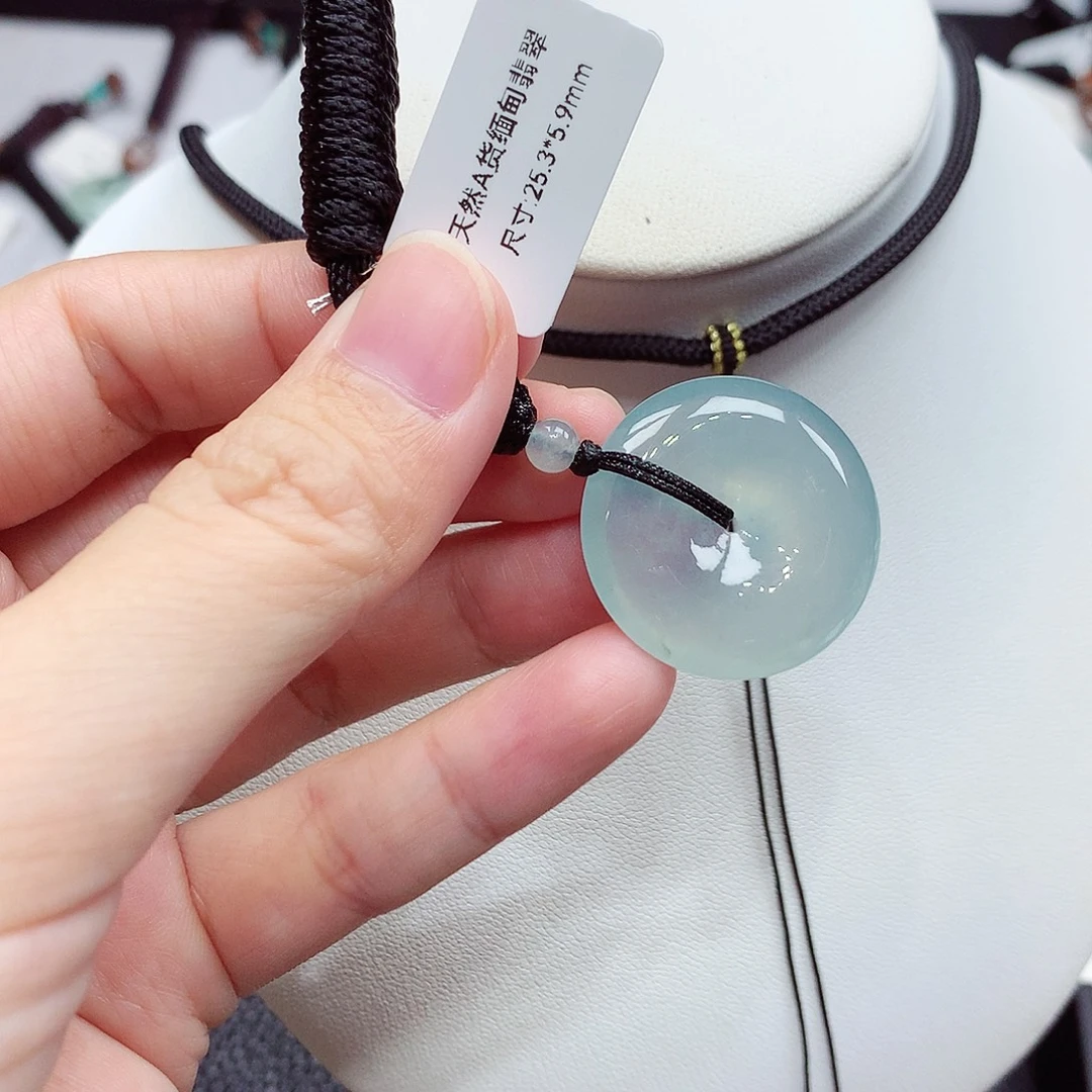 翡翠未镶嵌颈饰编号31，25.3/5.9