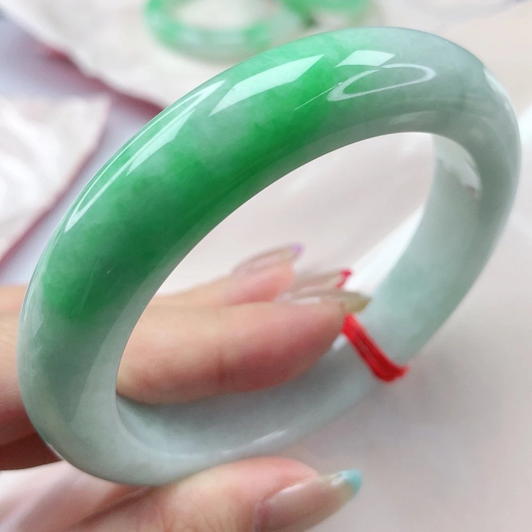 翡翠手镯未镶嵌，276