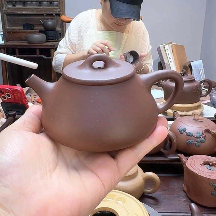 茶壶紫泥精工半手平盖石瓢（220 C C）微瑕