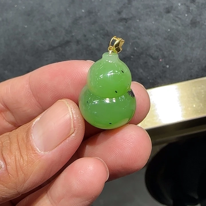 和田玉（碧玉）18K金镶嵌颈饰